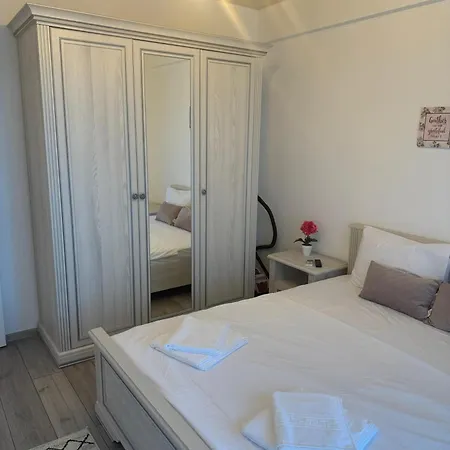 601 B1 Almar Luxury Residence-renting & Free Pool Apartment Navodari